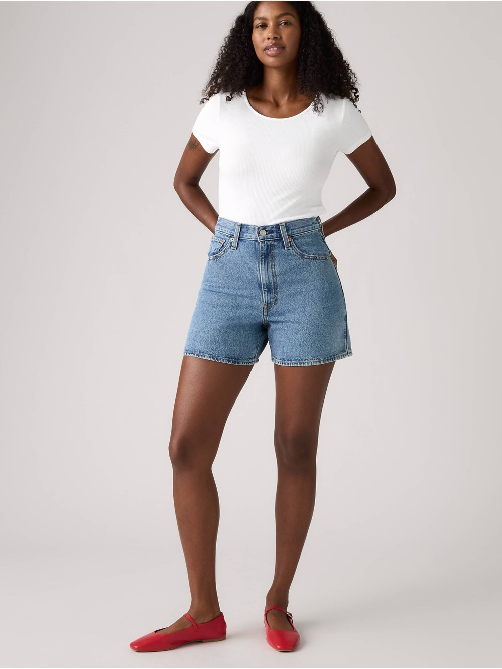 NWT Levi’s Cinch Mid-Thigh Women's Shorts
